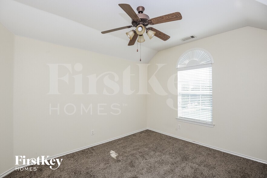 Building Photo - 5108 Parkplace Dr