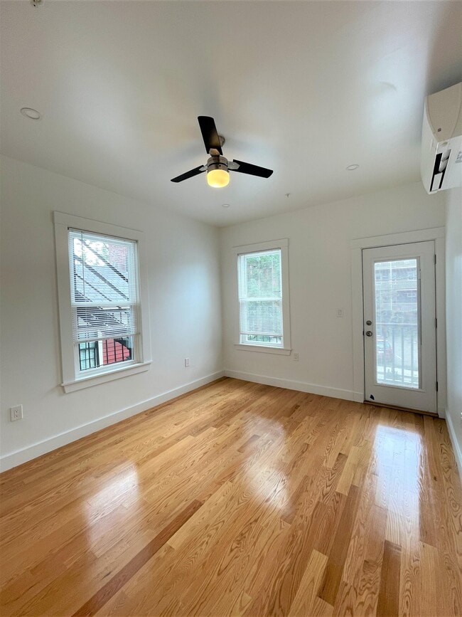 Building Photo - 29 Green St