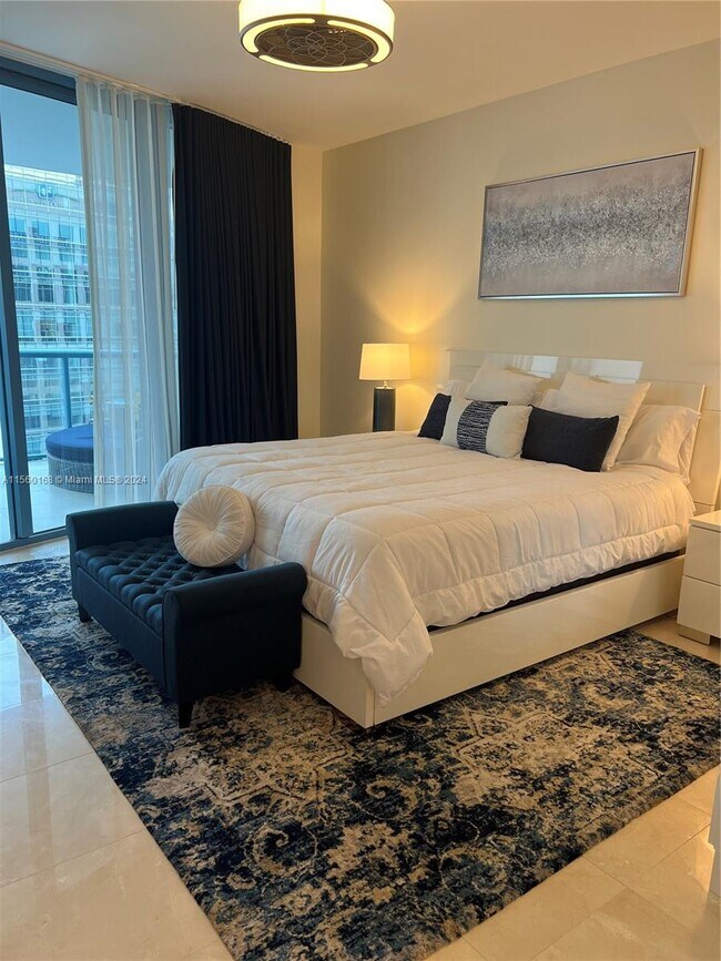 Building Photo - 333 Las Olas Way