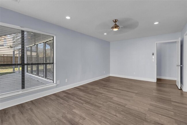 Building Photo - 19002 Walden Forest Dr