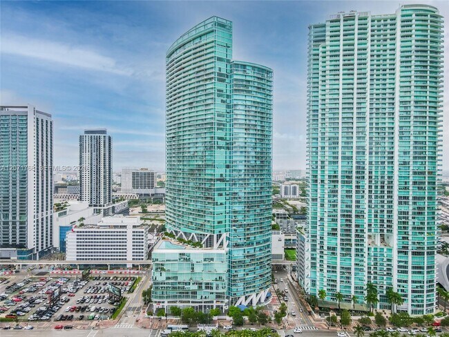 Building Photo - 888 Biscayne Blvd