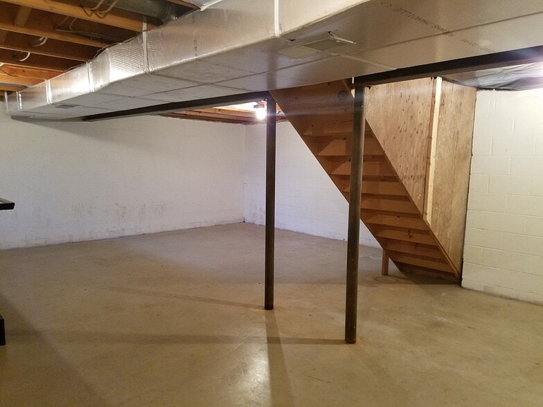 Building Photo - 163 Tom Ave