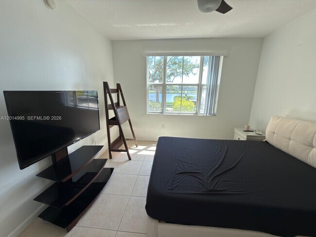 Building Photo - 4508 SW 160th Ave