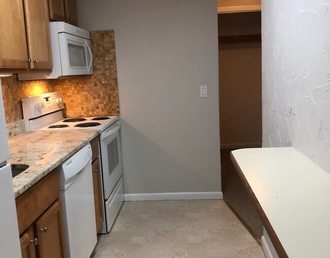 Building Photo - 226 Swanson Rd