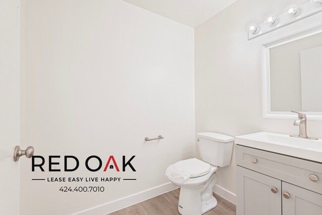 Building Photo - 8430 1/2 Cedros Ave-333