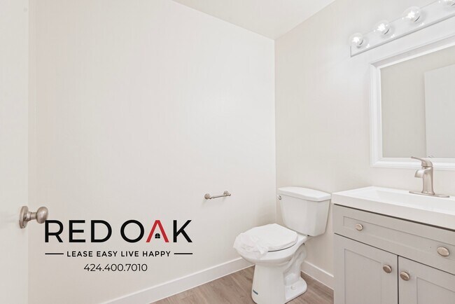 Building Photo - 8430 Cedros Ave