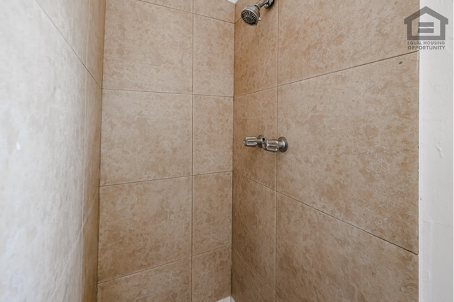 Building Photo - 1Bed/1Bath House at 32nd St/Thomas! Move-In Ready on 08/13/2026! -- NO HOA!