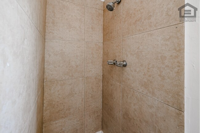 Building Photo - 1Bed/1Bath House at 32nd St/Thomas! Ready for Immediate Move-In! -- NO HOA!