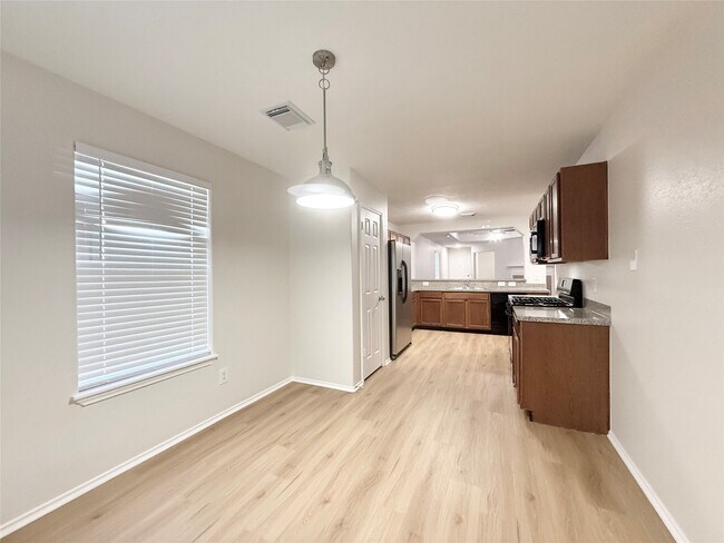 Building Photo - 8803 Danbury Hollow Ln