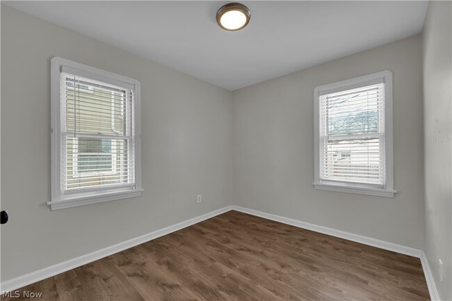 Building Photo - 4610 Yorkshire Ave