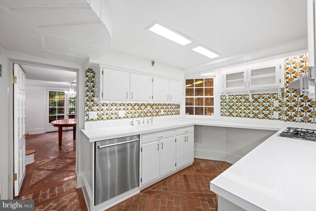 Building Photo - 1423 34th St NW