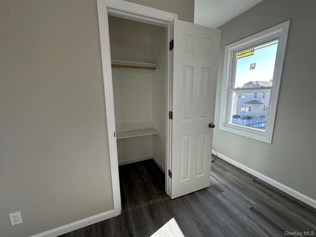 Building Photo - 149 W Market St