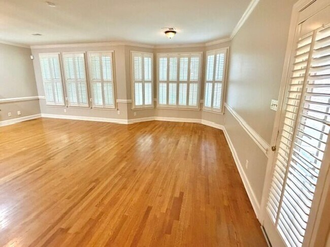 Building Photo - Beautiful 5BR 4.5 bath + bonus room family home in Collierville! Collierville schools