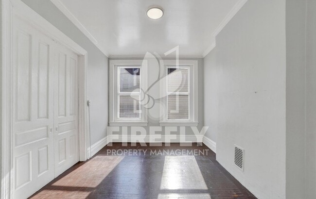 Building Photo - Welcome to your new home—a cozy and stylish spot in a friendly multi-family building right here i...