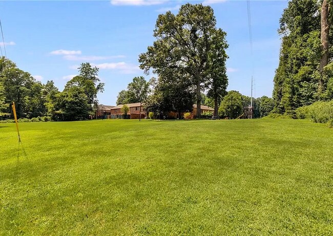 Building Photo - 3107 Colonial Way