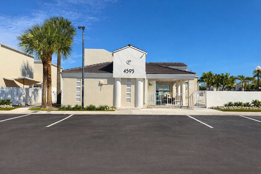 Building Photo - 6840 SW 45th Ln