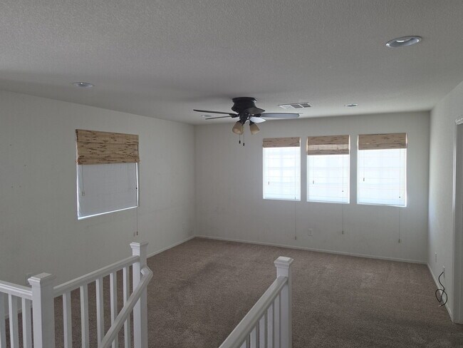 Building Photo - 4 Bedrooms PLUS loft and office/den in Cadence!