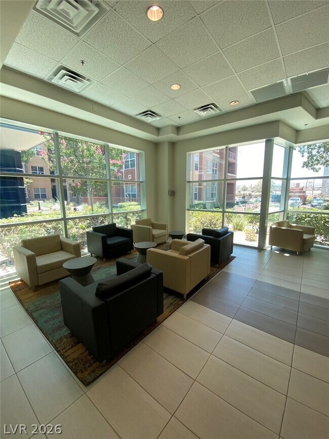 Building Photo - 20 E Serene Ave