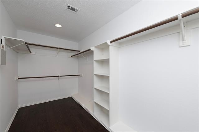 Building Photo - 7100 Oakbrook Dr