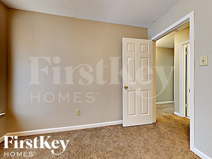 Building Photo - 6773 Rockbrook Dr