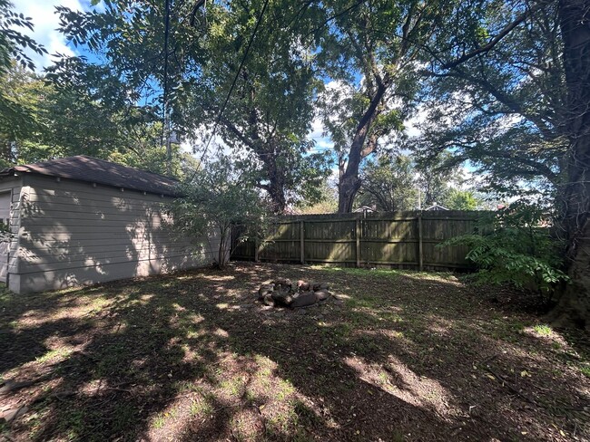 Building Photo - Completely renovated home in Cooper Young ...