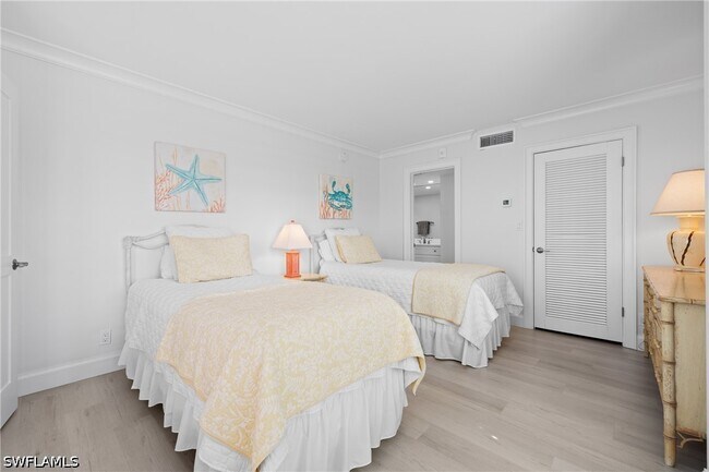 Building Photo - 3443 Gulf Shore Blvd N