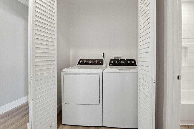 Building Photo - 54TH STREET 2985-2987 FRONT UNITS