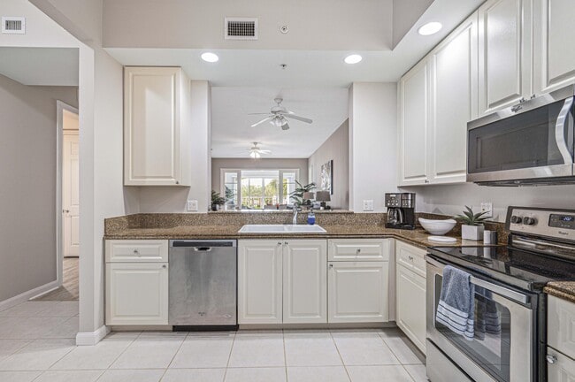 Building Photo - 7 Harbour Isle Dr E