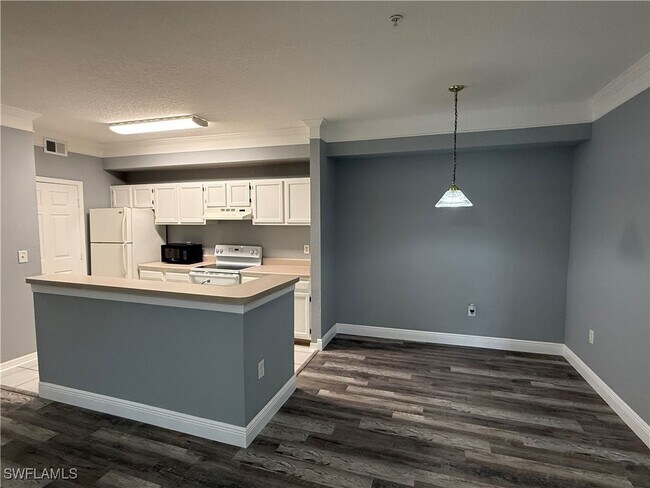 Building Photo - 11571 Villa Grand