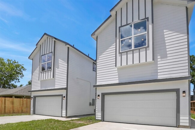 Building Photo - 4835 Paula St