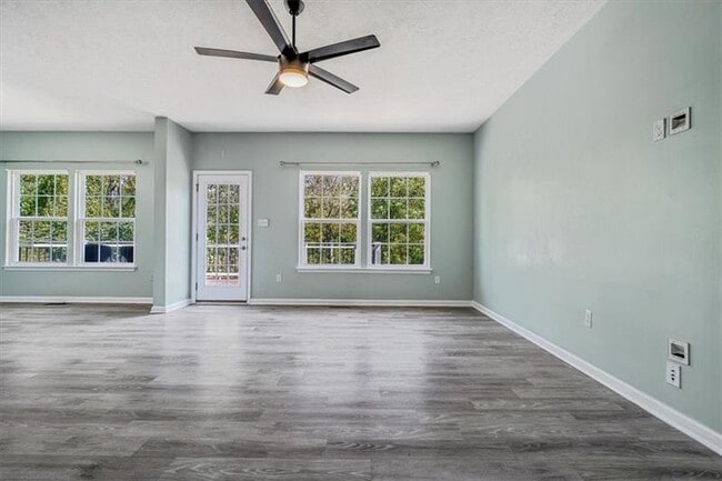 Building Photo - 8059 Hinsdale Ln