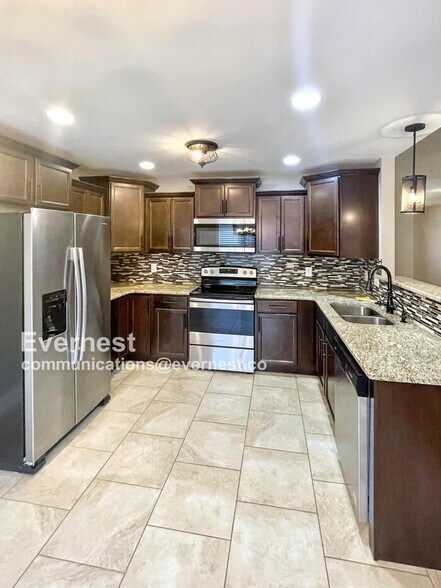 Building Photo - 1030 Garner Hills Dr