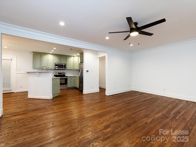 Building Photo - 3109 Forest Lawn Dr