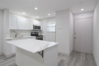 Building Photo - 17255 SW 95th Ave
