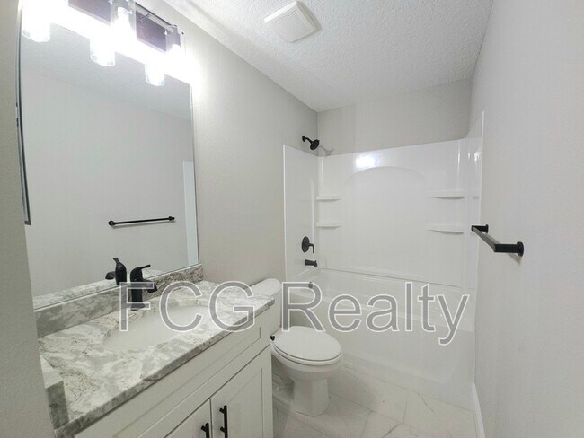Building Photo - 9412 N Pineview Way
