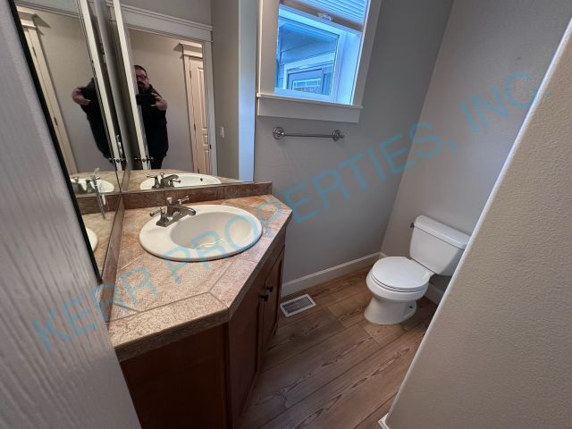 Building Photo - Spacious 4-Bedroom Retreat with 3.5 Baths in Happy Valley's Prime Location!