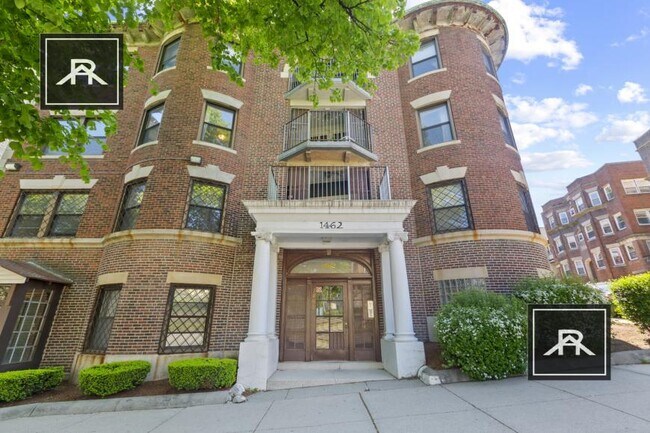 Building Photo - 3 bedroom in Brighton MA 02135
