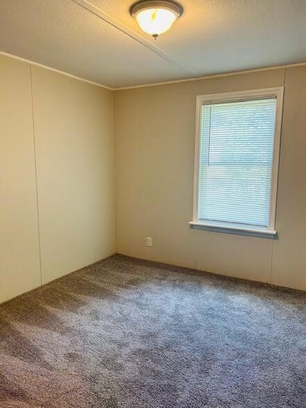 Building Photo - 46 Hosner Dr