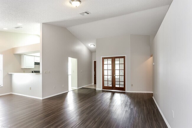 Building Photo - 3 br, 2 bath House - 13658 Laraway Dr