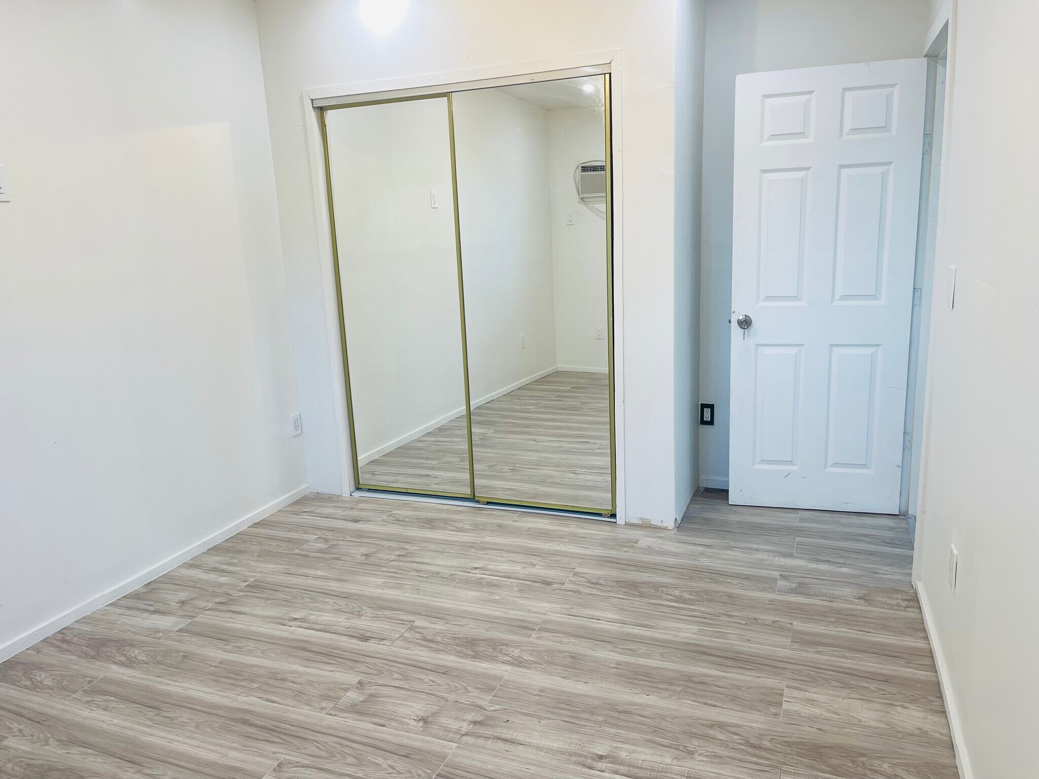 Building Photo - 18548 Arminta St