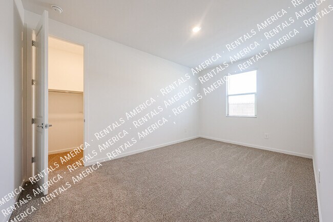 Building Photo - 35581 N Thicket Wy