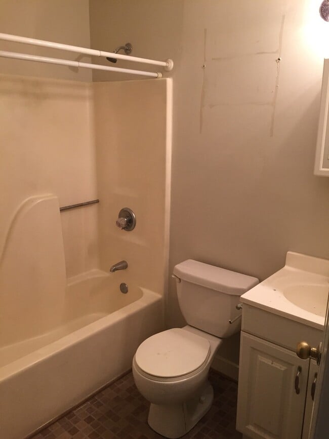 Building Photo - 1731 E Main St