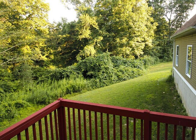 Building Photo - Privacy, Space, and Modern Comfort in Salem