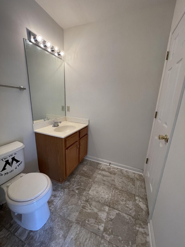 Building Photo - 10197 Madison Dr