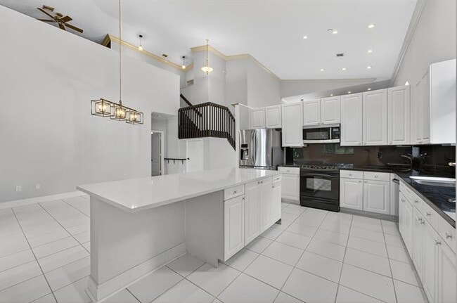 Building Photo - 6249 NW 78th Manor