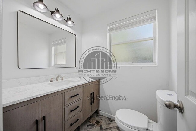 Building Photo - 2203 Amelia Cir