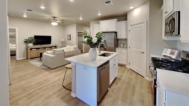 Building Photo - BRAND NEW 3 Bedroom 2 Bathroom Cottage in ...