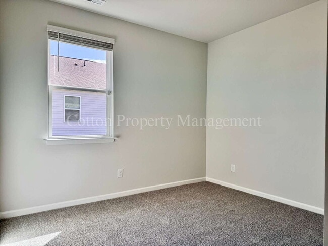 Building Photo - 816 Delta Ct