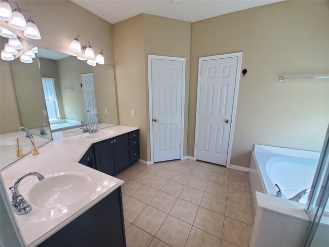 Building Photo - 7610 Broken Oak Ln