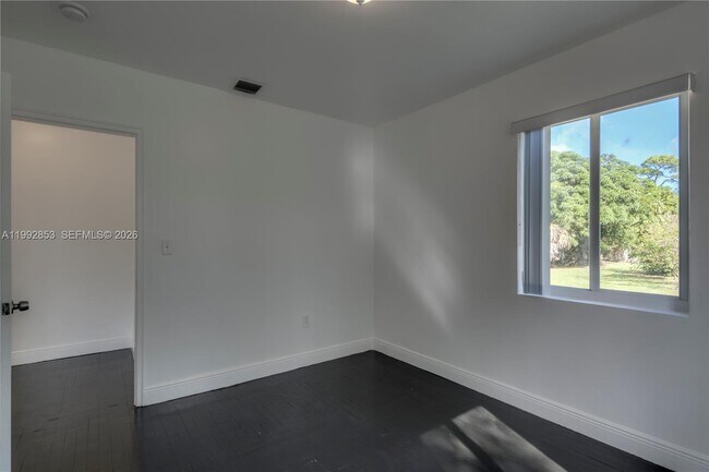 Building Photo - 14115 NW 5th Ave